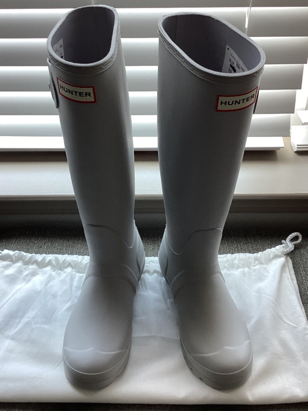 Hunter Original Tall Waterproof Rain Boot, size 6